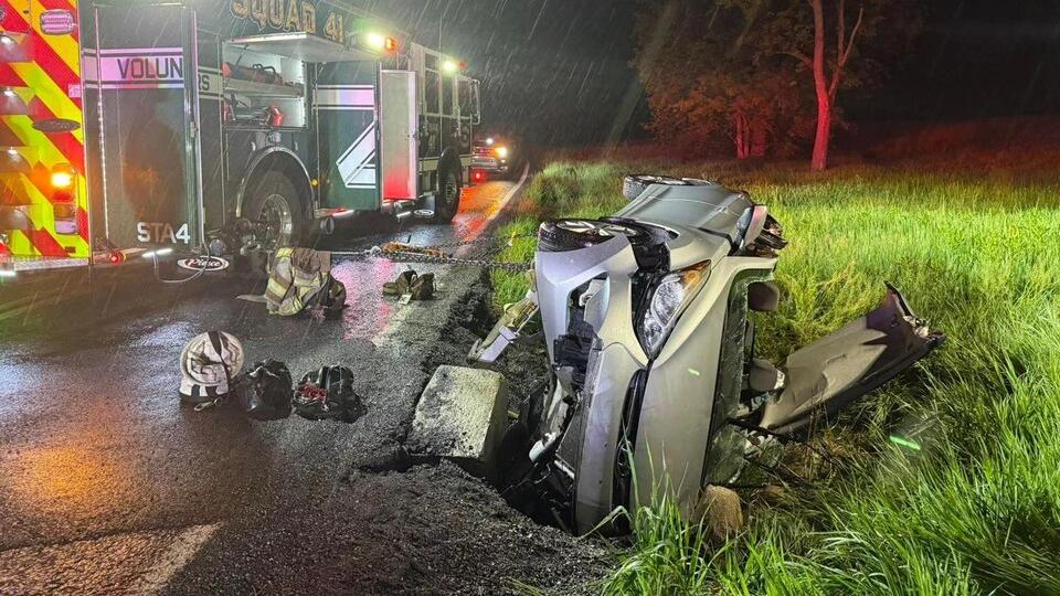 Driver freed after wreck pins car on its side in Franklin County ...