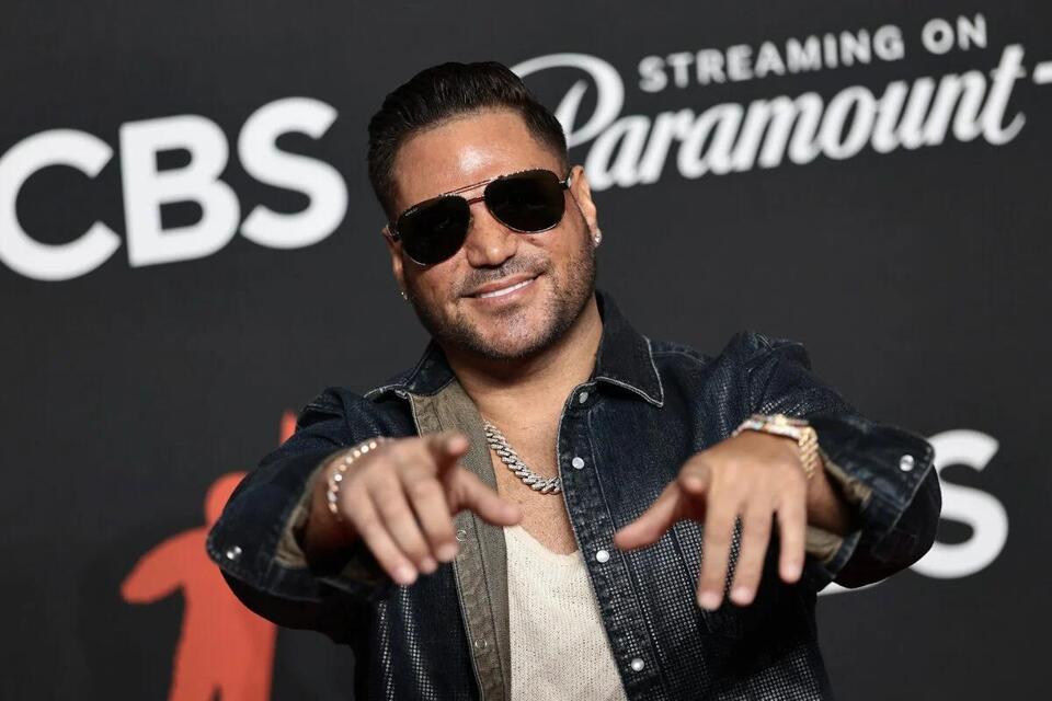 Ronnie Ortiz-Magro Appears to Nod Off During Interview, Sparking ...