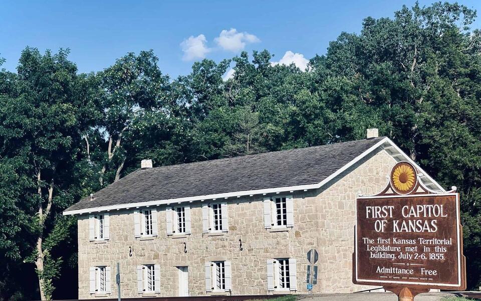 13 Deserted and Forgotten Towns in Kansas - NewsBreak