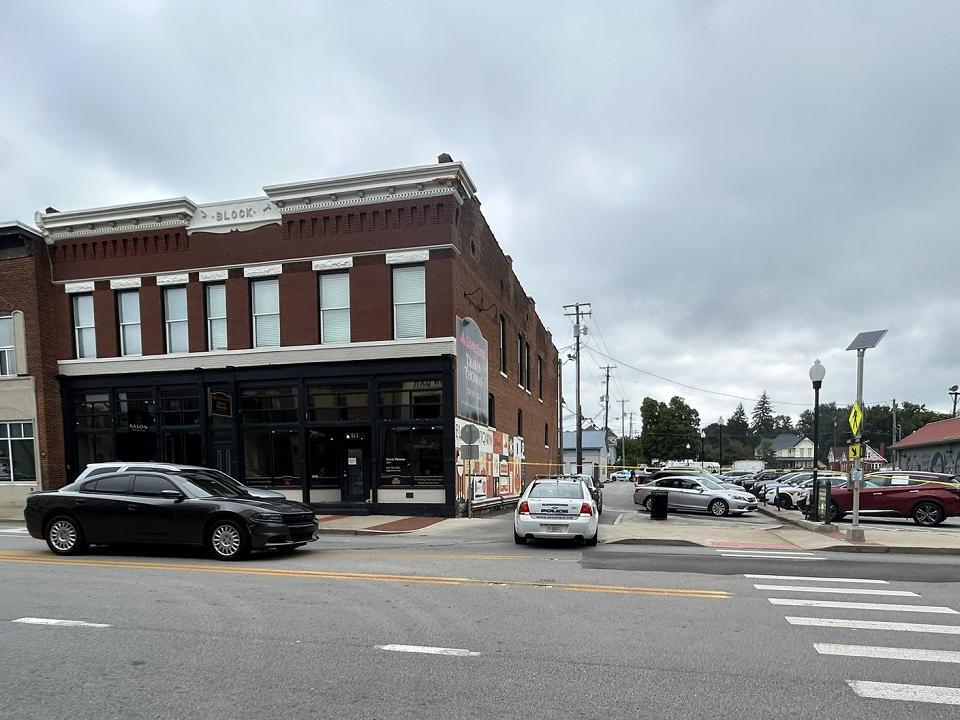 Police say suspect in deadly triple shooting in Hardin County shot