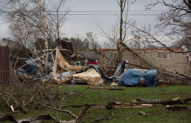 Cleanup underway in Midwest after tornadoes leave path of damage ...