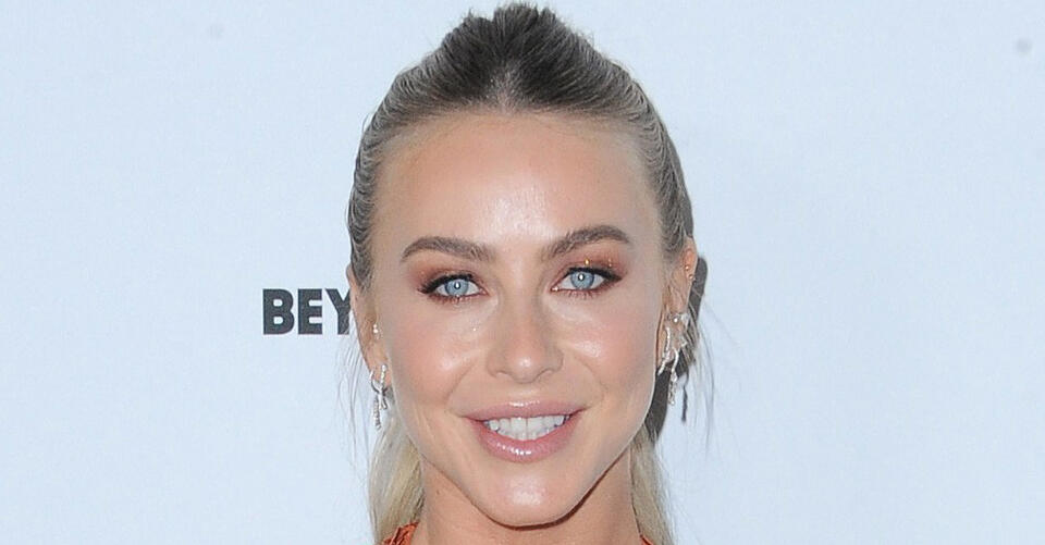 Julianne Hough Makes a Case for All-Denim in a Jean Catsuit & a Vintage Bag – NewsBreak