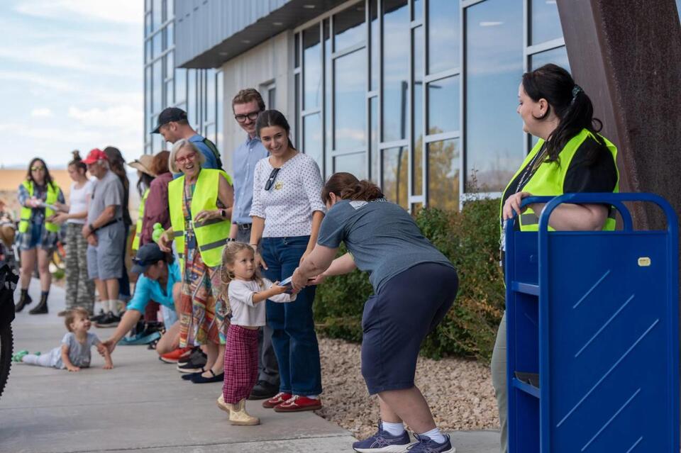 Closing a chapter: Book brigade builds bridge to new Summit County ...