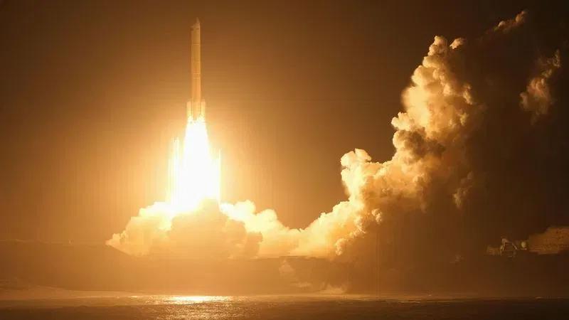Japan launches mission to Mars' moons to bring back samples by 2031 ...