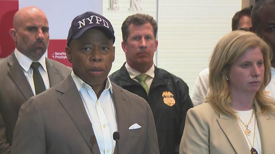 Gunman kills multiple people, including NYPD officer, in Manhattan ...