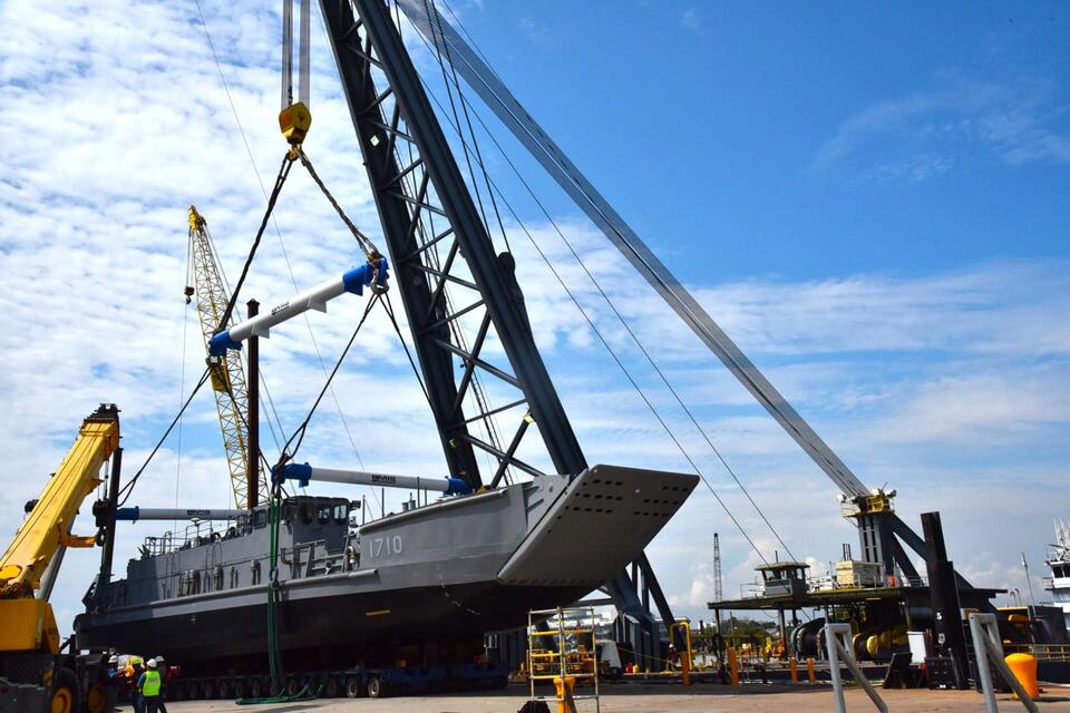 AUSTAL USA LAUNCHES FIRST NAVY LANDING CRAFT UTILITY (LCU) VESSEL