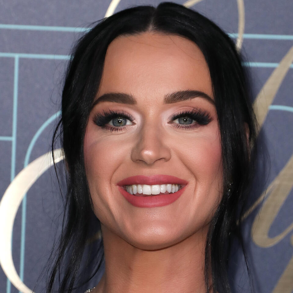 Fans Praise Katy Perry's 'Healthy' Physique After Seeing Her On Stage ...