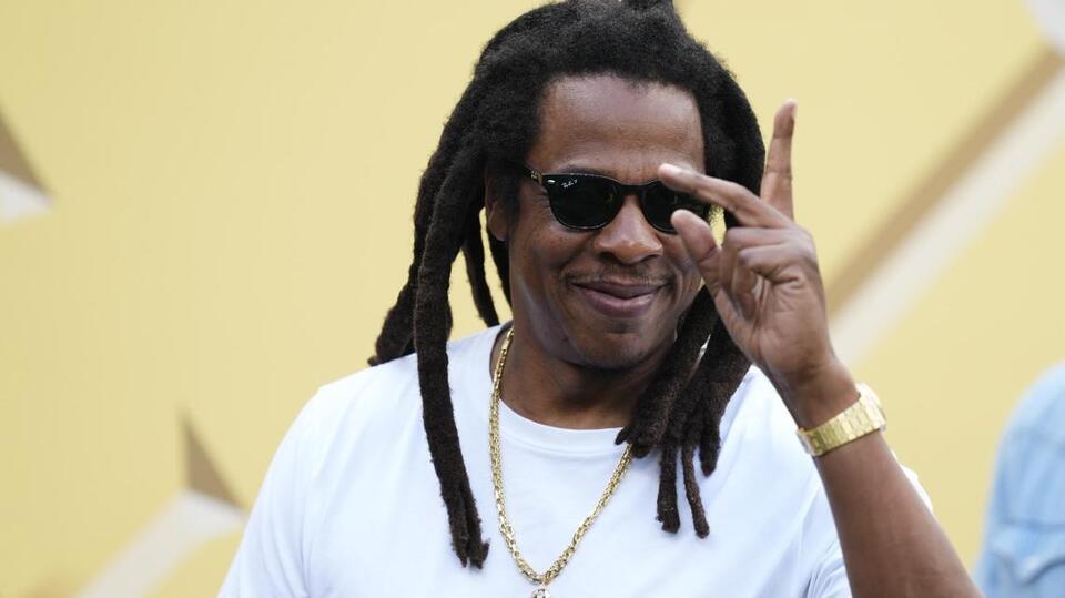 Jay-Z Gets Candid in GQ Interview, but He Doesn't Address 2 Major ...