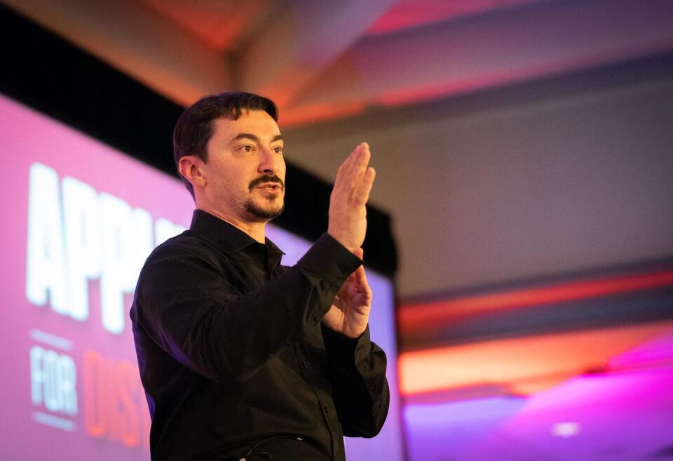 Economist: AI Is Creating the Next Major Growth Cycle for Distributors