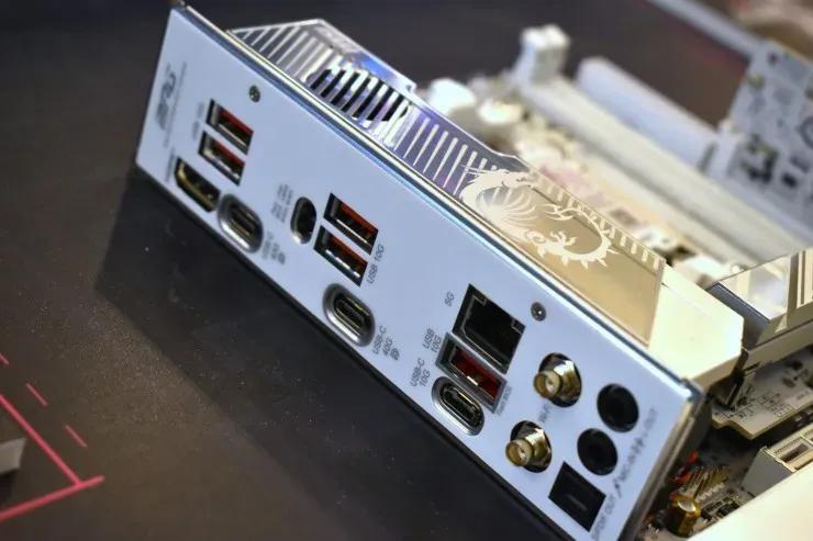 How to Use Your UGREEN NAS HDMI Port for Media Playback and Direct ...