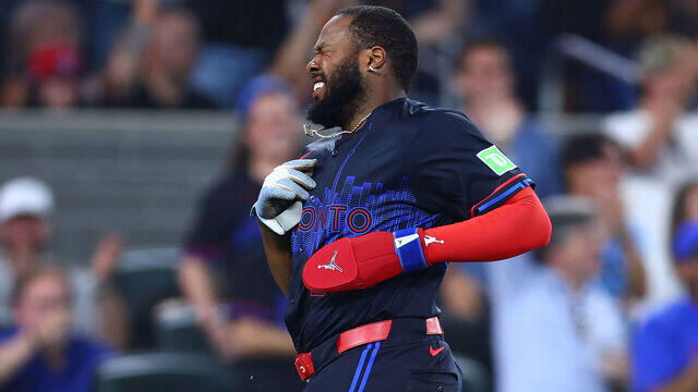 Guerrero in concussion protocol after taking knee to head in win over Yankees