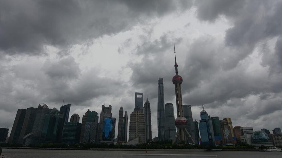 China's stock market sinks into bear territory as CSI 300 extends 10 ...