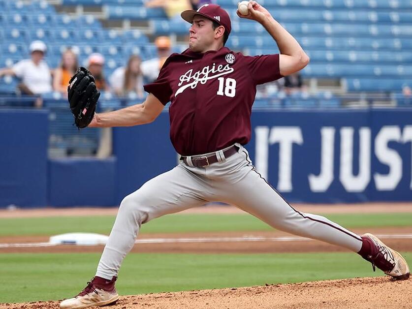 College World Series Finals game one updates Texas A&M 7, Tennessee 1