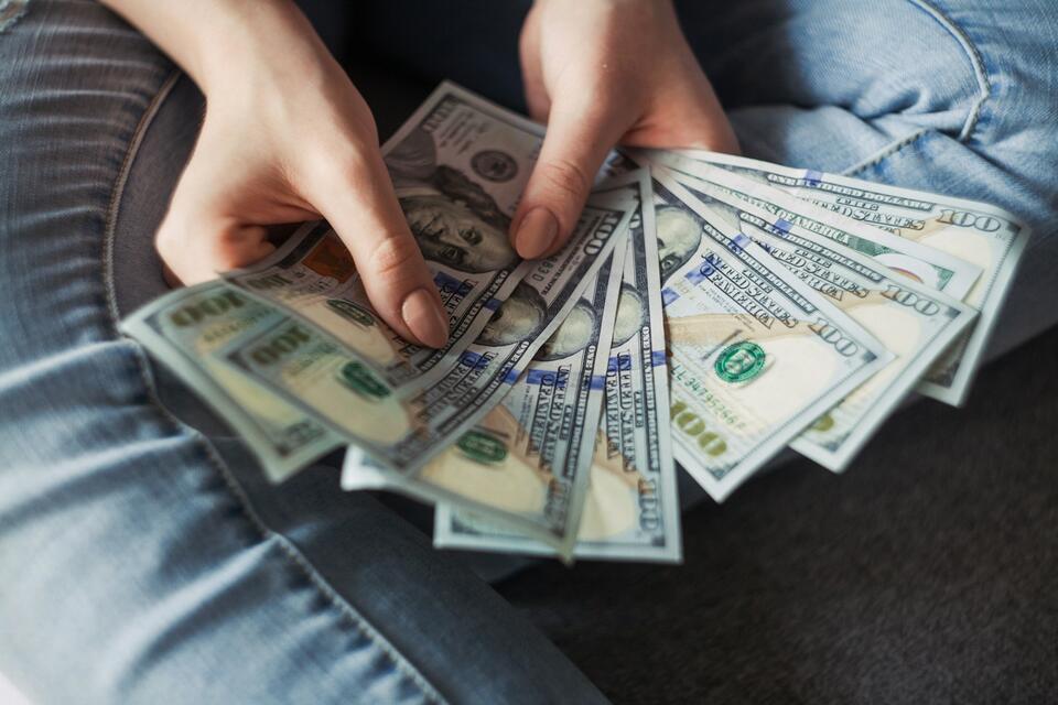 Wife Learns Her Husband Used Their Emergency Fund For A Lift Kit, Then He Says 