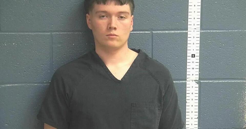 Man charged in shooting that killed 2, injured 2 in Louisville's ...
