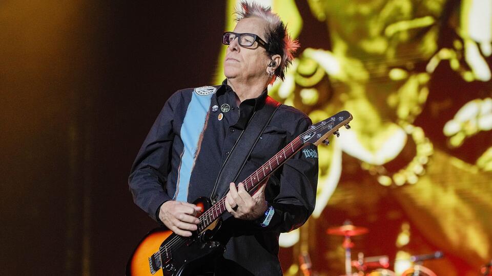 The Offspring guitarist Noodles steps back from live performances ...
