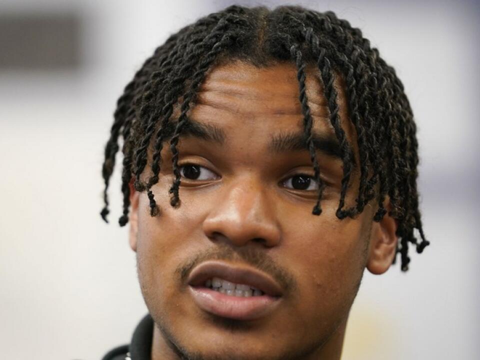 New Orleans early graduate breaks scholarship record, offered over $9M