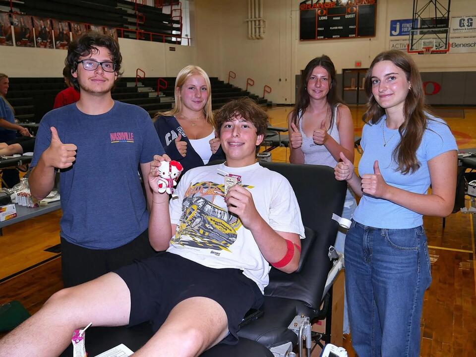 Orange High School seniors donate blood to save lives - NewsBreak