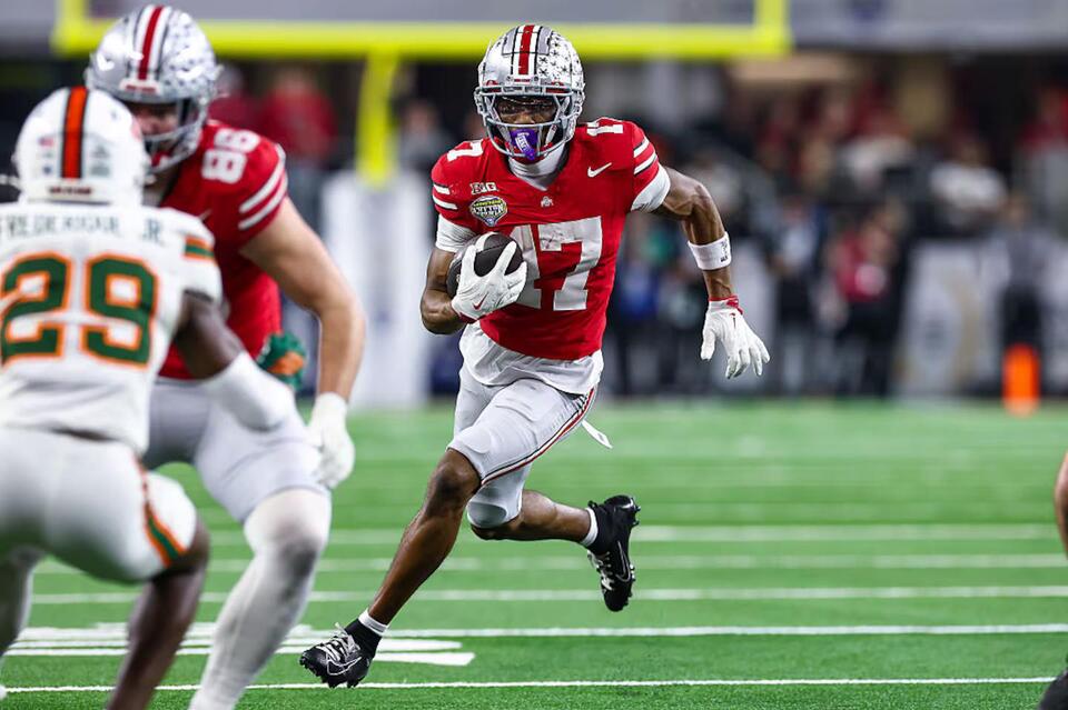 Snickers taps Carnell Tate to wear ‘Chill Chain’ at NFL Draft - NewsBreak