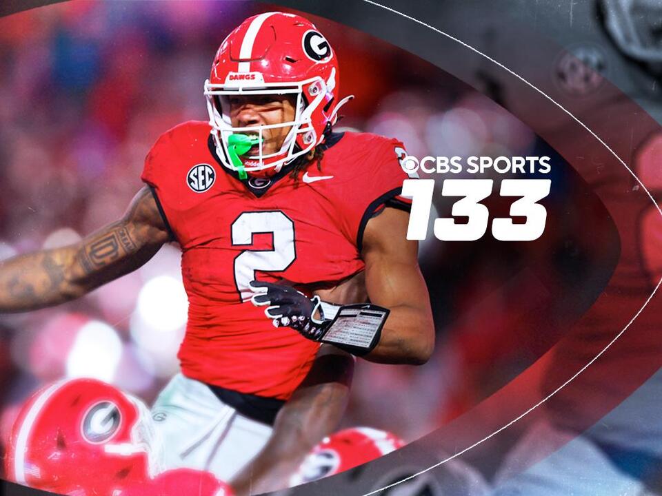 College football rankings reclaims No. 1, Louisville and