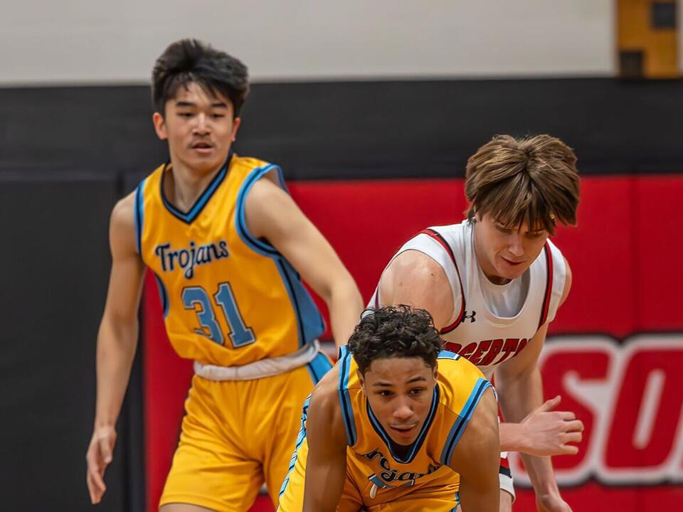 Early surge of energy carries Beloit Turner past Edgerton; teams now tied atop league standings