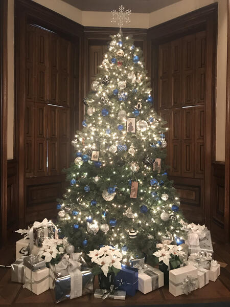 Unwrapping Christmas Past opens at Lockwood-Mathews Mansion Museum on ...
