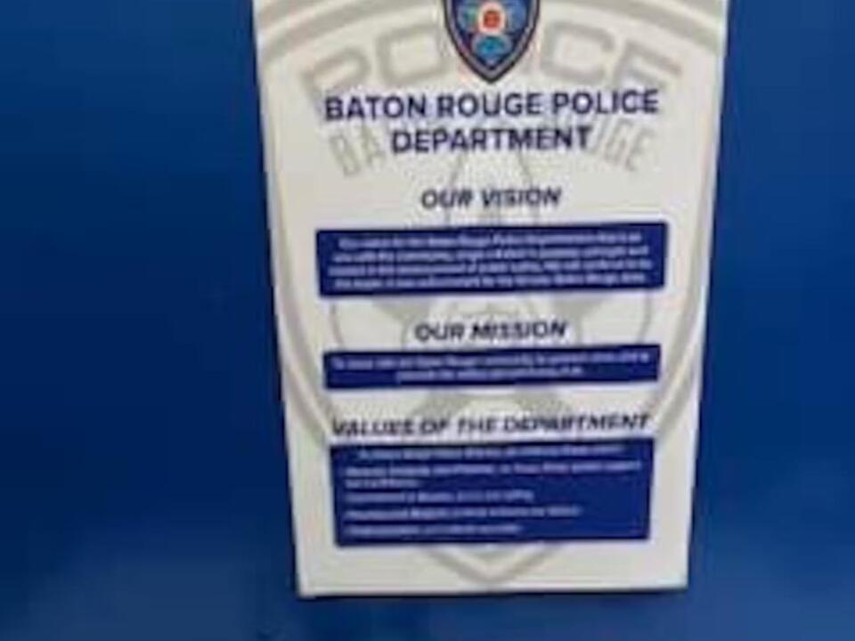 BRPD: Convicted felon arrested for handling machine guns, other charges