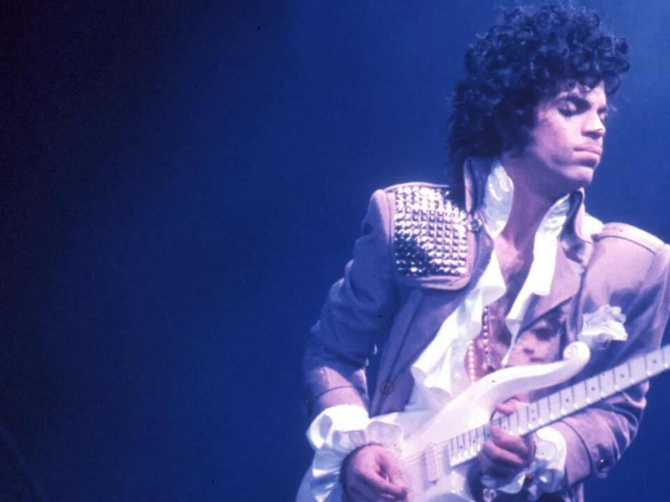 3 rock songs that everyone loves even if you don t want to