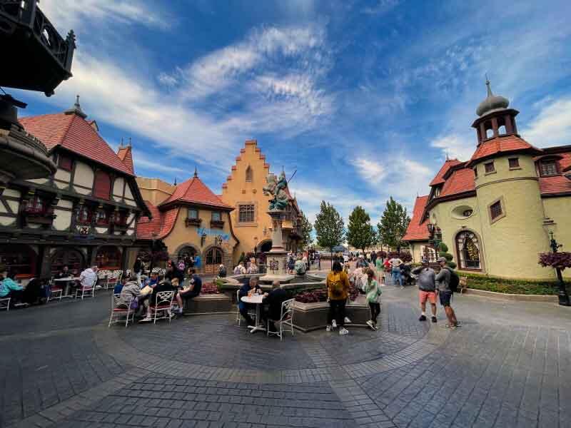 Where to Get Beer in EPCOT’s Germany Pavilion: Bier und Brezeln Cart and Bier Stand