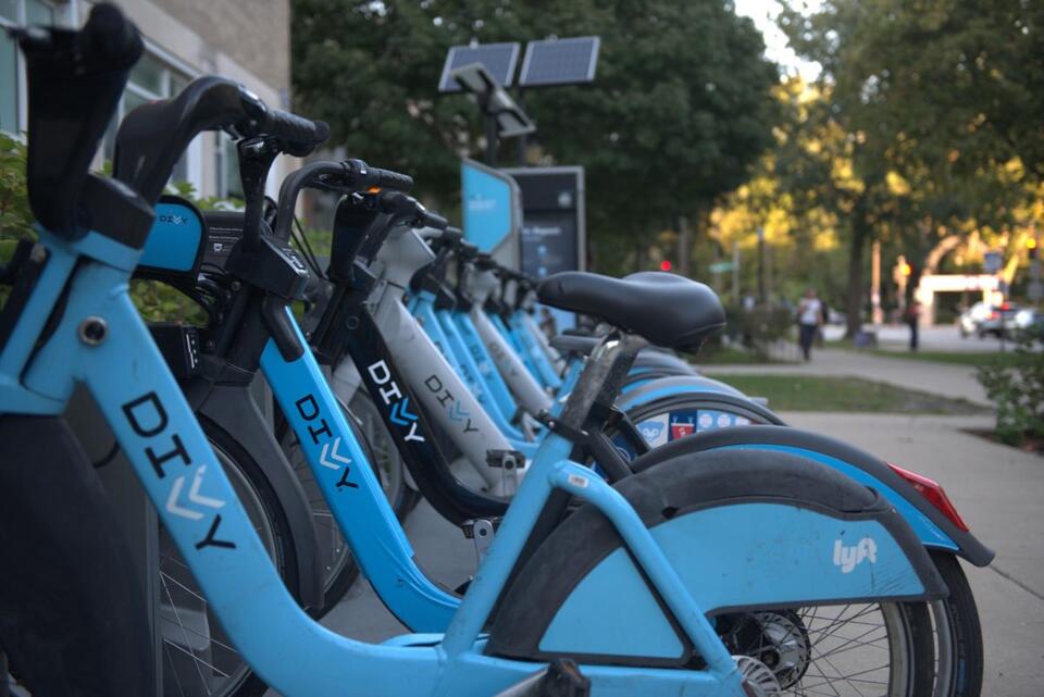 ‘It’s a missed opportunity’: Students petition for on-campus Divvy bike ...
