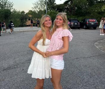 How are Leesville students dressing on their first day?