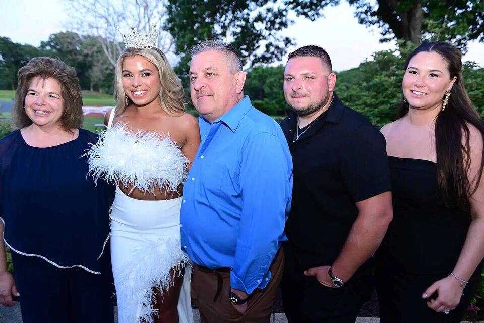 Miss Connecticut Volunteer Gia Iwanec ready to rep America