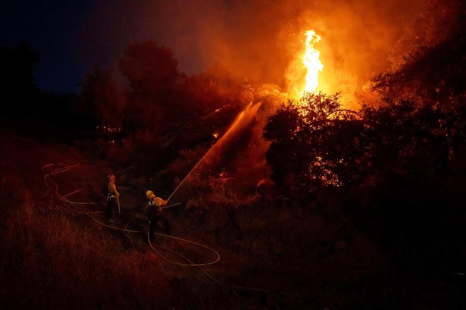 Multiple wildfires menacing Southern California, prompting thousands to evacuate