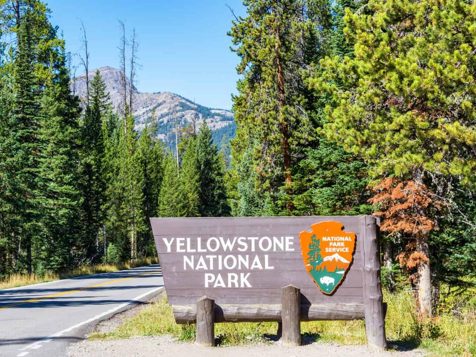 The 11 Best Airports for Getting to Yellowstone National Park