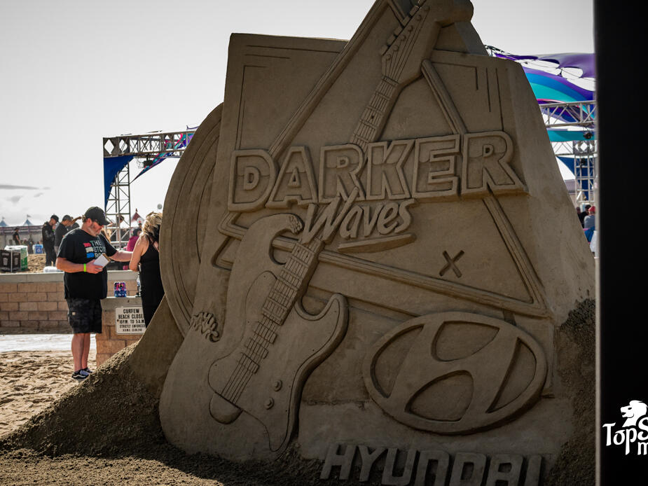 Darker Waves brings New Wave to the shores of Huntington Beach