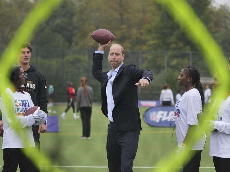 William shows off ‘unbelievable arm’ playing American football with