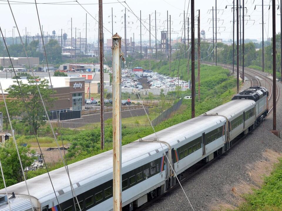 3 killed in Amtrak collision in upstate New York