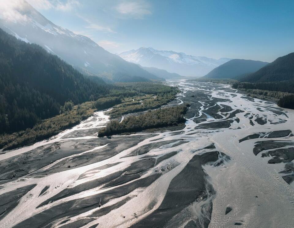 Warming rivers and invasive fish are threatening Alaska’s salmon ...