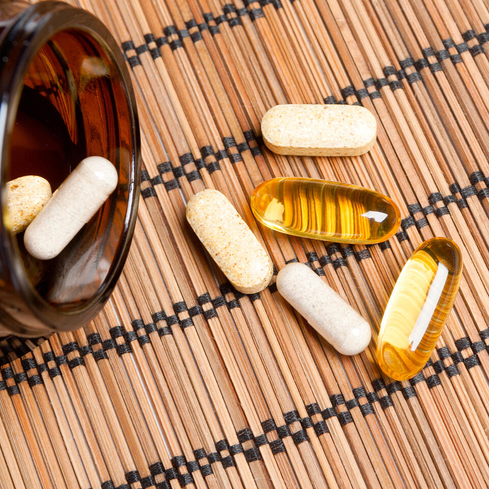 Dietitians Say You Should Consider Avoiding These Supplements If You Have High Blood Sugar: St. John's Wort & Niacin