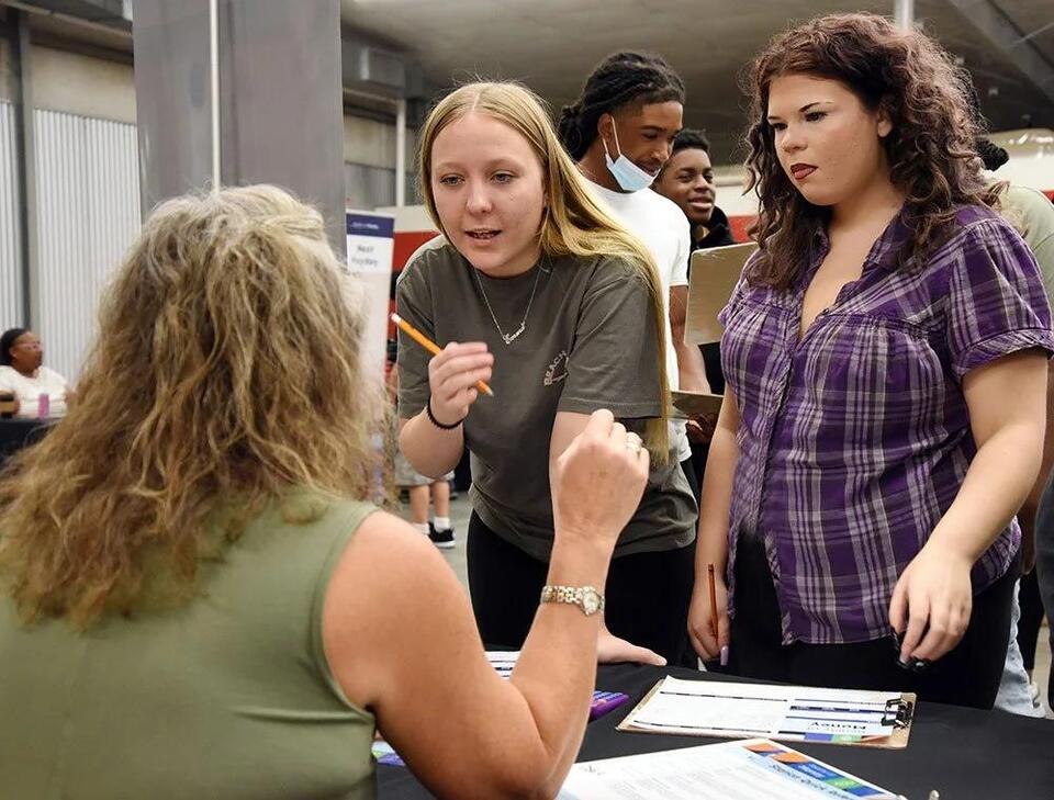 LCPS high schoolers get up close and personal with Reality of Money