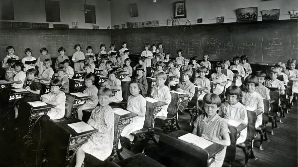 18 Vintage Photos of Classrooms From Long Ago - NewsBreak