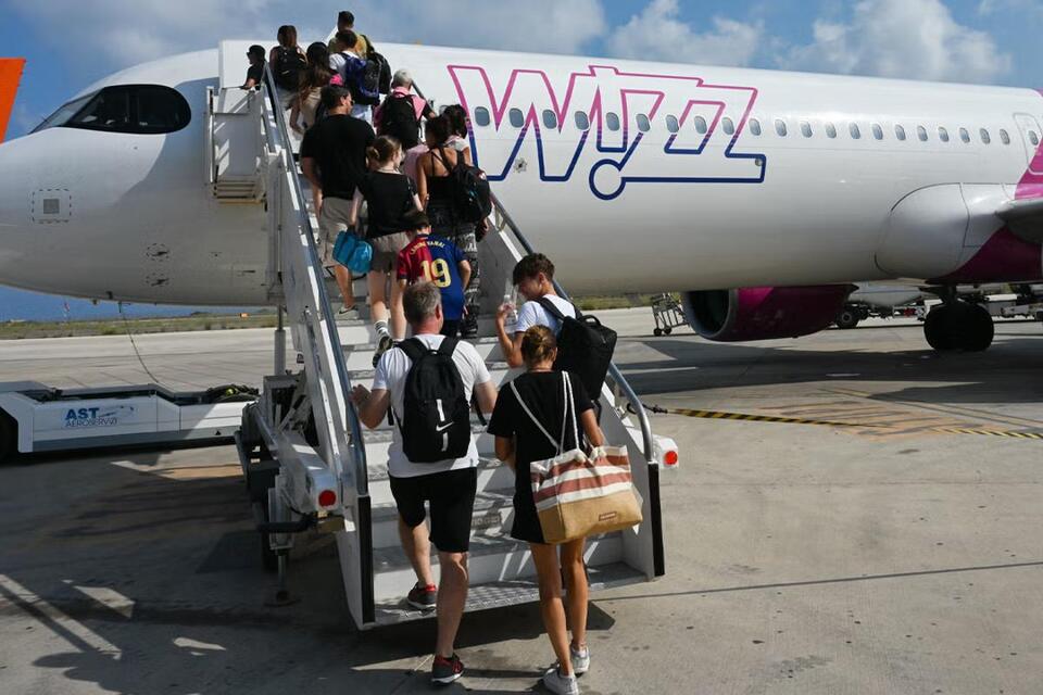 Wizz Air to become first European budget airline to offer Starlink wifi