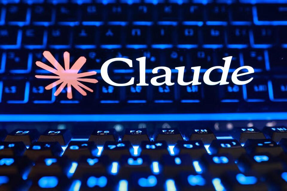 Man arrested after telling AI chatbot about ‘plans for mass shooting ...