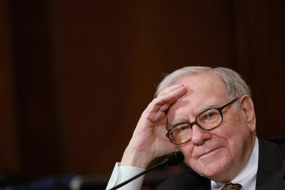 featured image for post Warren Buffett says markets are like a church with a casino attached, but ‘we’ve never had people in a more gambling mood than now’