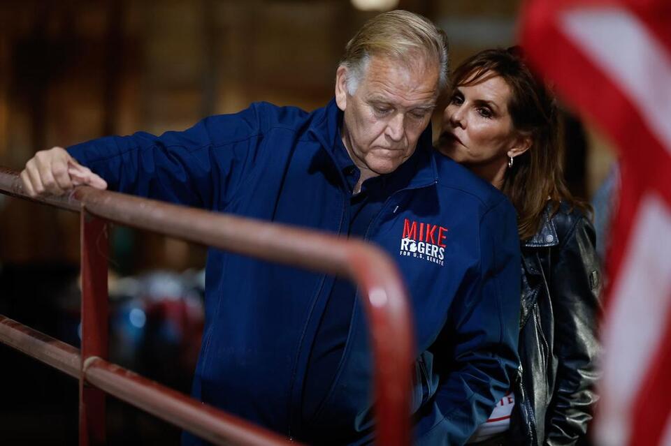 Republican’s Wife Tries to Win Voters With Cheap Gift Card - NewsBreak