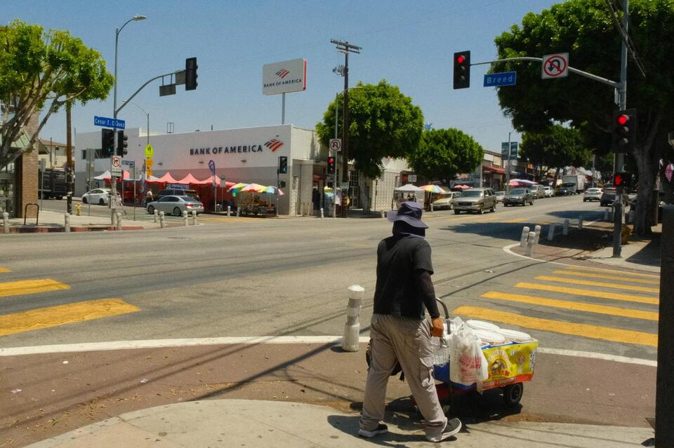 Newsom signs bill that protects street vendor privacy and data from ICE ...