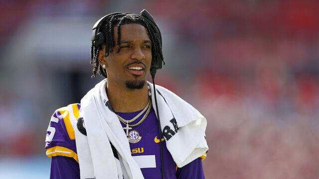 Daniels hopes No. 5 jersey conflict with LSU is resolved 'privately'