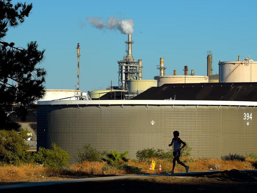 Oil company Phillips 66 says it will shut down Los Angelesarea refinery
