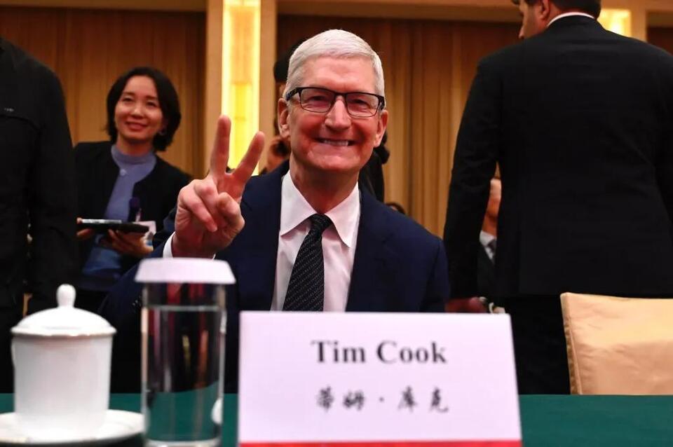 John Ternus, Apple’s new CEO, inherits a rebounding China business-and some messy headaches