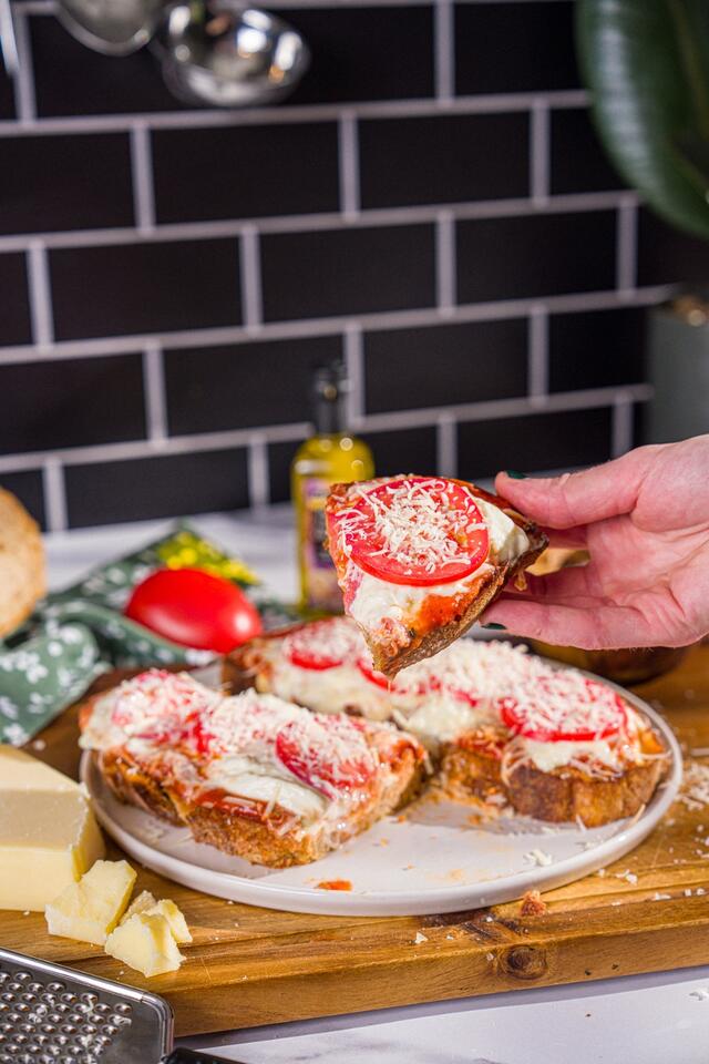 Viral Hailey Bieber Pizza Toast Recipe - NewsBreak